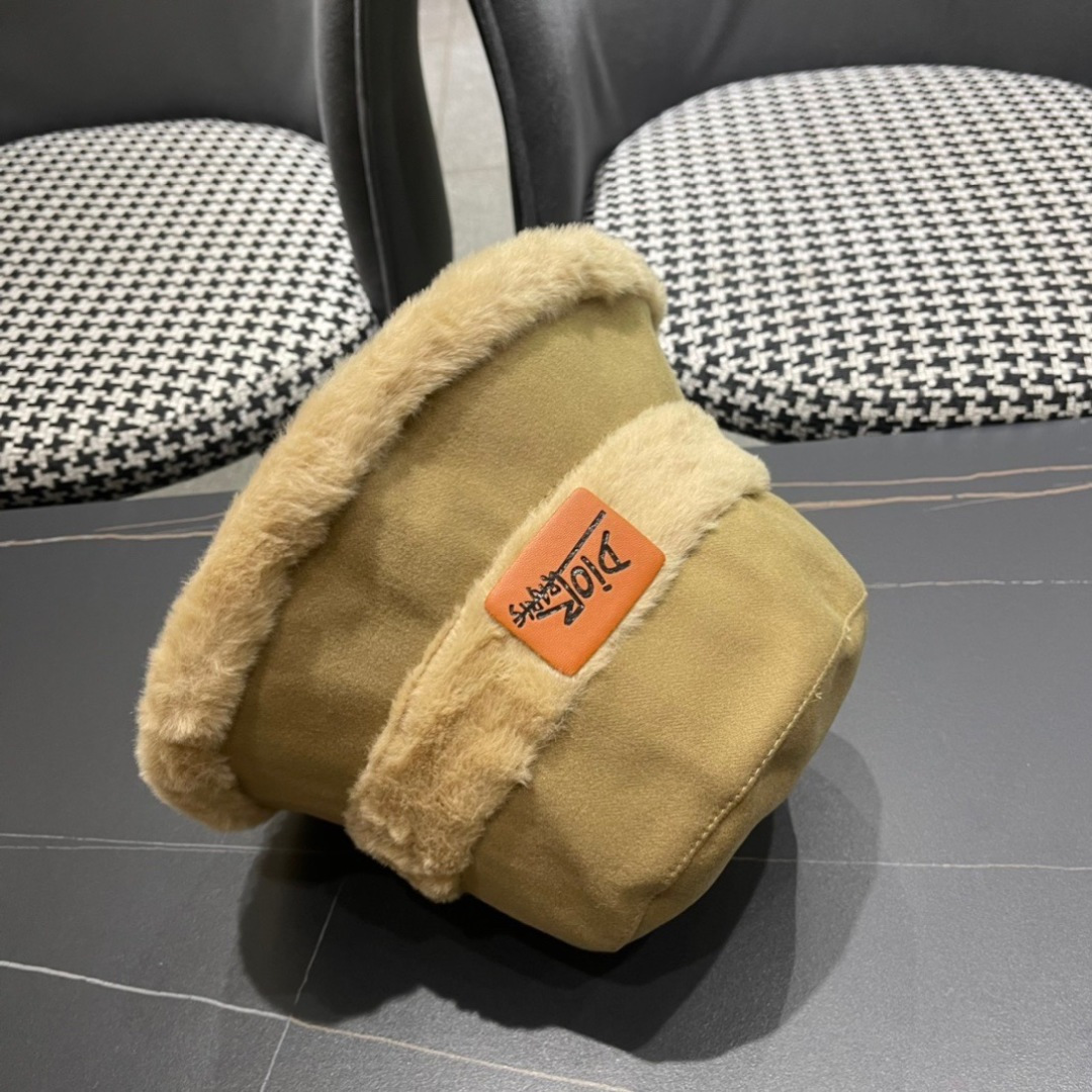 Dior迪奥2025秋冬款加厚羊羔毛渔夫帽子女休闲百搭显瘦平顶帽时尚盆帽