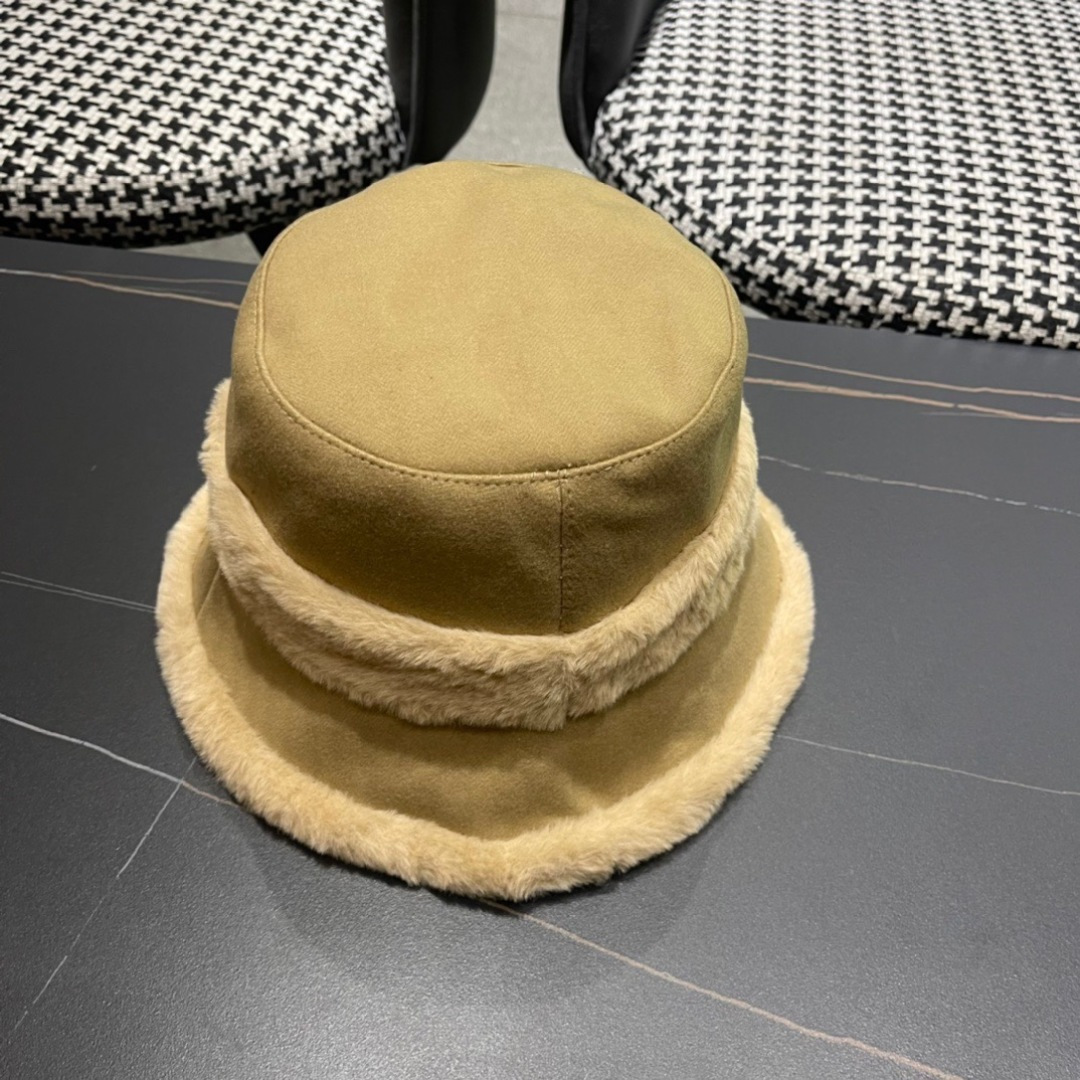 Dior迪奥2025秋冬款加厚羊羔毛渔夫帽子女休闲百搭显瘦平顶帽时尚盆帽