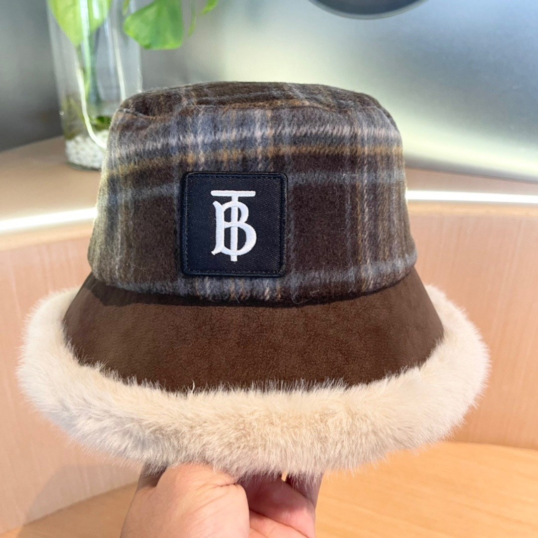 Burberry巴宝莉格子渔夫帽，秋冬加绒保暖帽渔夫帽大牌高级十感足！简约尚时风