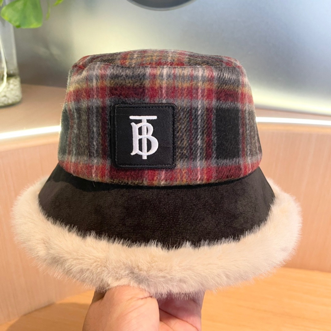 Burberry巴宝莉格子渔夫帽，秋冬加绒保暖帽渔夫帽大牌高级十感足！简约尚时风