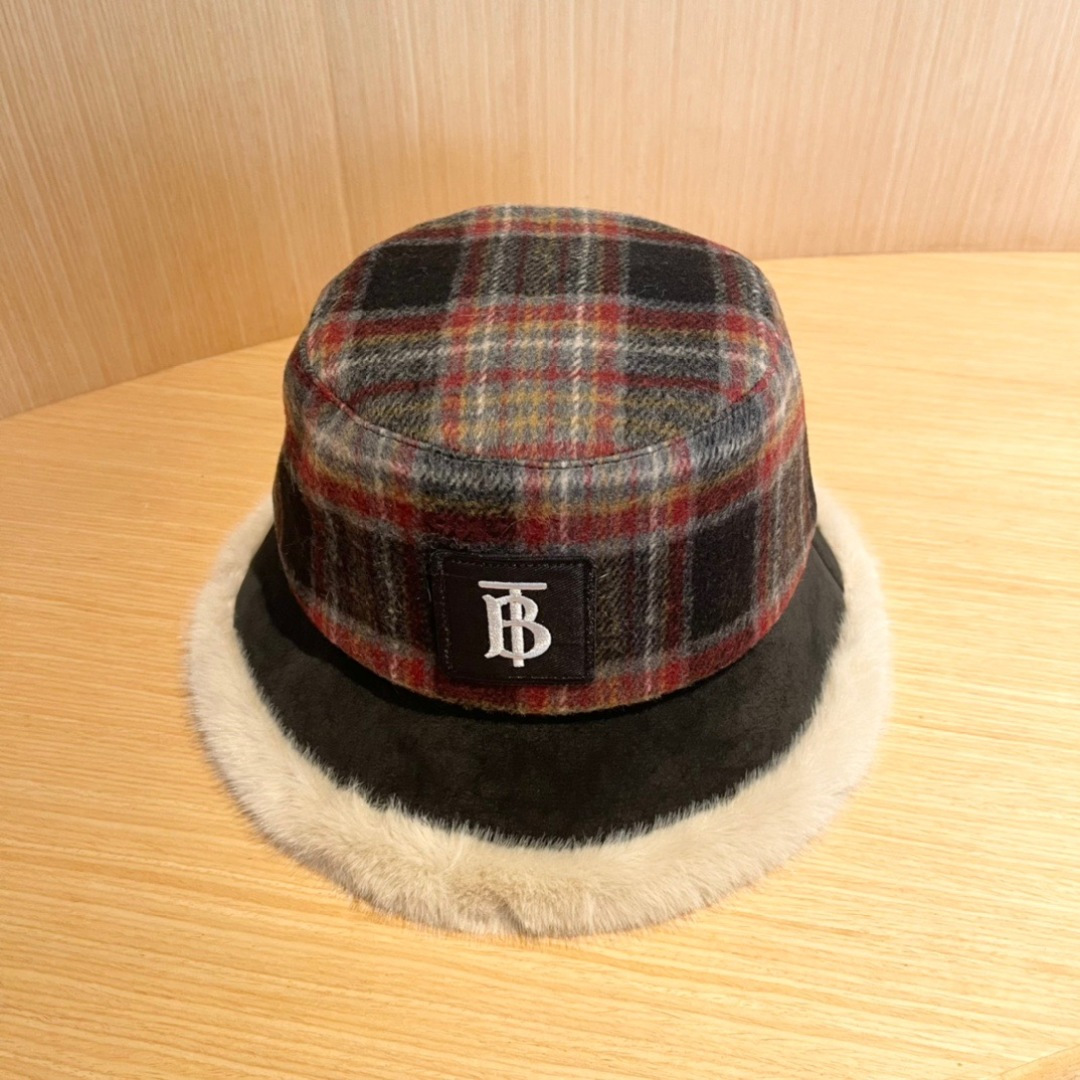 Burberry巴宝莉格子渔夫帽，秋冬加绒保暖帽渔夫帽大牌高级十感足！简约尚时风