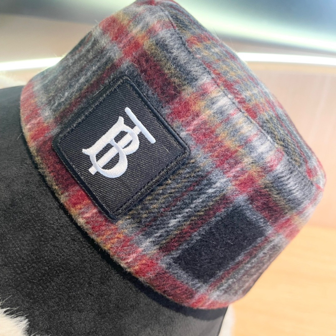 Burberry巴宝莉格子渔夫帽，秋冬加绒保暖帽渔夫帽大牌高级十感足！简约尚时风