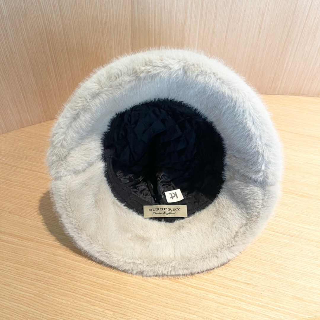 Burberry巴宝莉格子渔夫帽，秋冬加绒保暖帽渔夫帽大牌高级十感足！简约尚时风