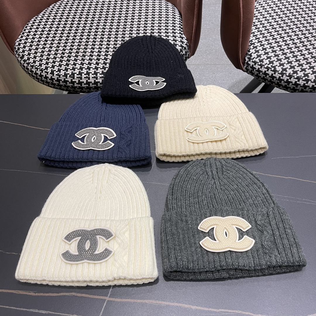Chanel官网品质香奈儿秋冬网红时尚博主推荐款毛线帽，小红书爆款，手感超柔软舒适的针织线帽，弹性极佳！