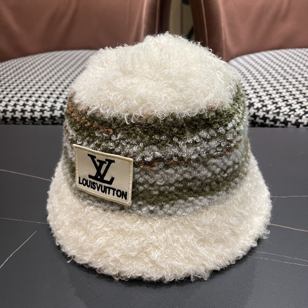 Lv路易威登 2025新款彩色条纹泰迪绒渔夫帽女秋冬季舒适休闲保暖护耳显脸小水桶帽