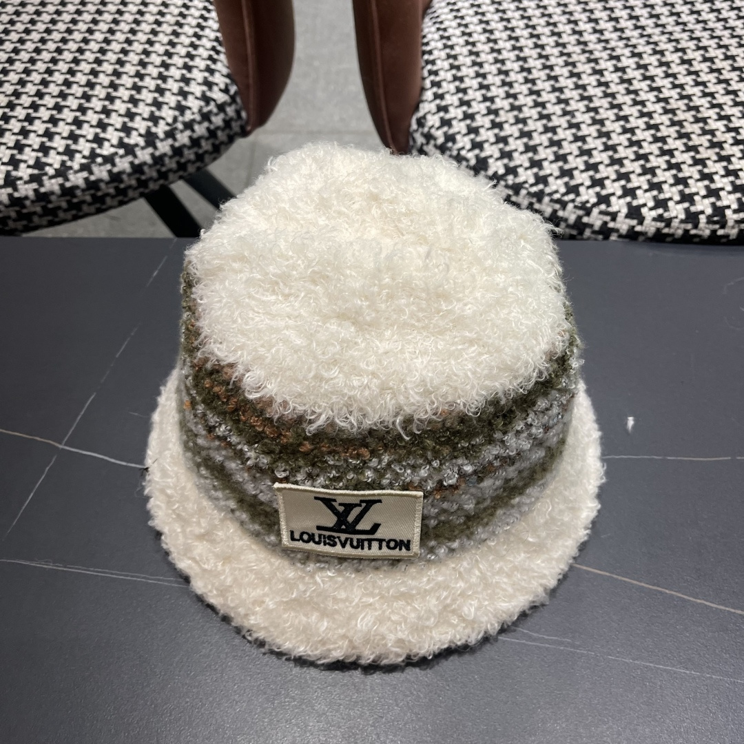 Lv路易威登 2025新款彩色条纹泰迪绒渔夫帽女秋冬季舒适休闲保暖护耳显脸小水桶帽