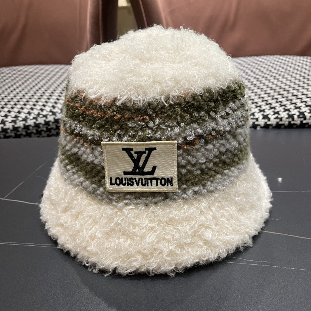 Lv路易威登 2025新款彩色条纹泰迪绒渔夫帽女秋冬季舒适休闲保暖护耳显脸小水桶帽