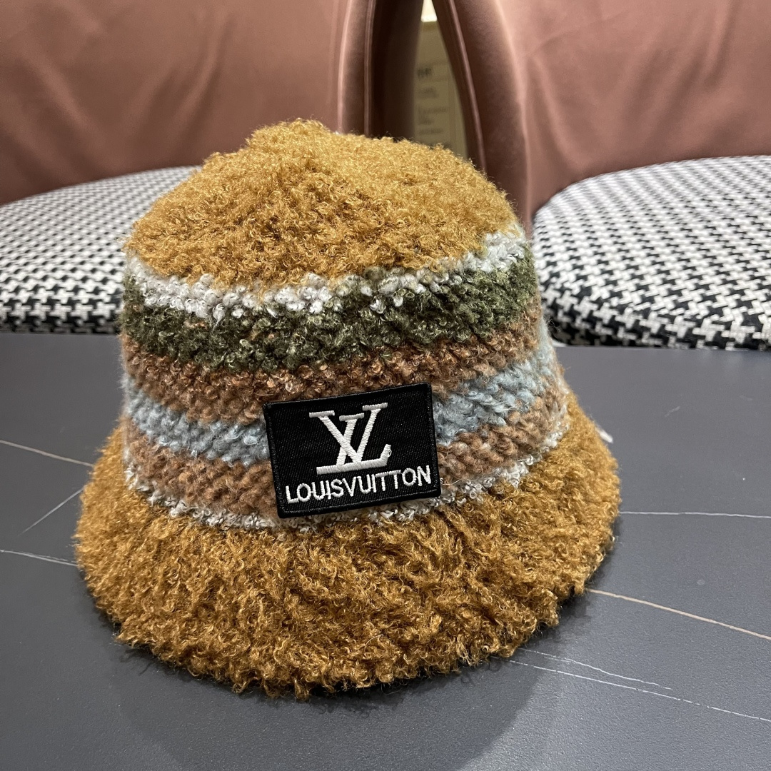 Lv路易威登 2025新款彩色条纹泰迪绒渔夫帽女秋冬季舒适休闲保暖护耳显脸小水桶帽