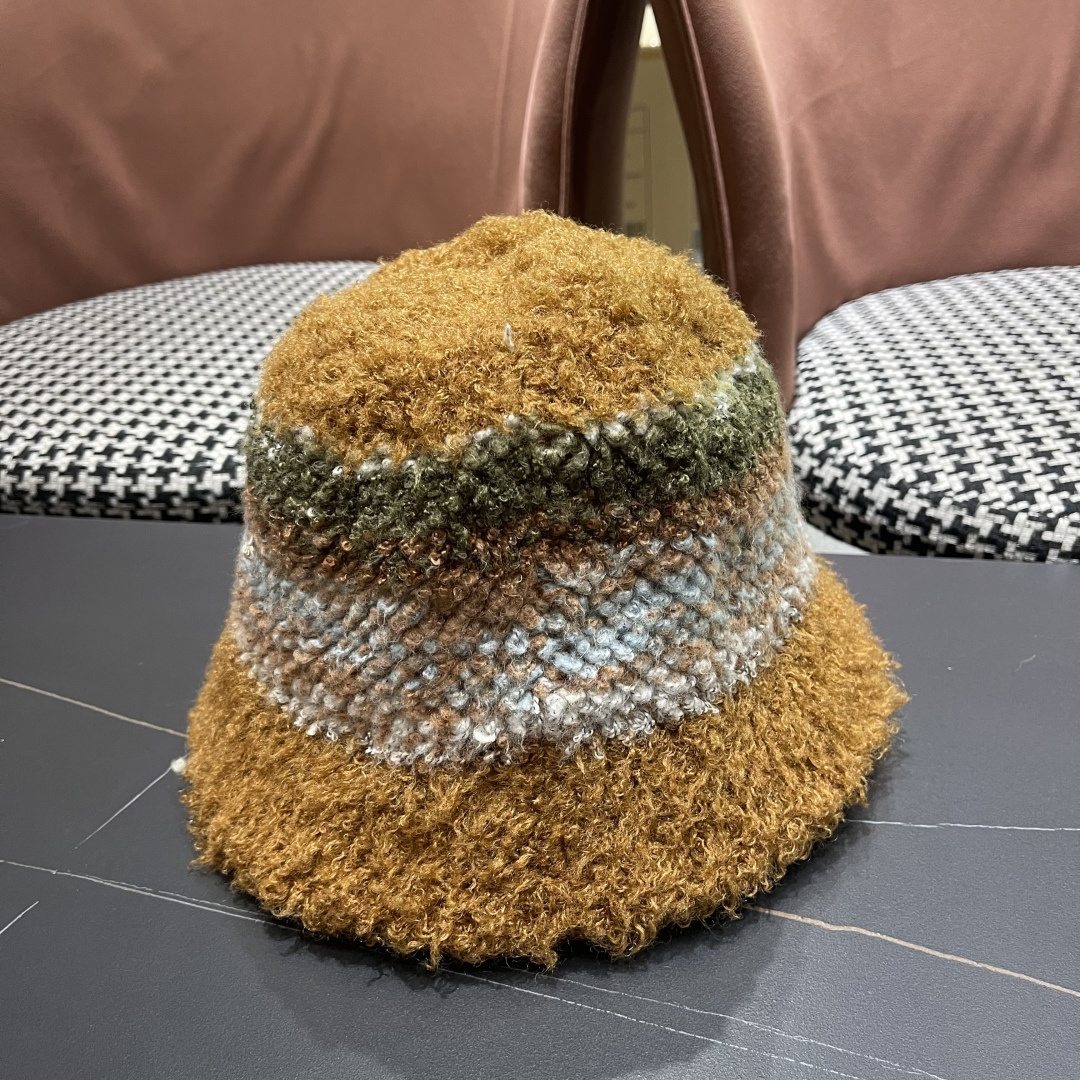 Lv路易威登 2025新款彩色条纹泰迪绒渔夫帽女秋冬季舒适休闲保暖护耳显脸小水桶帽