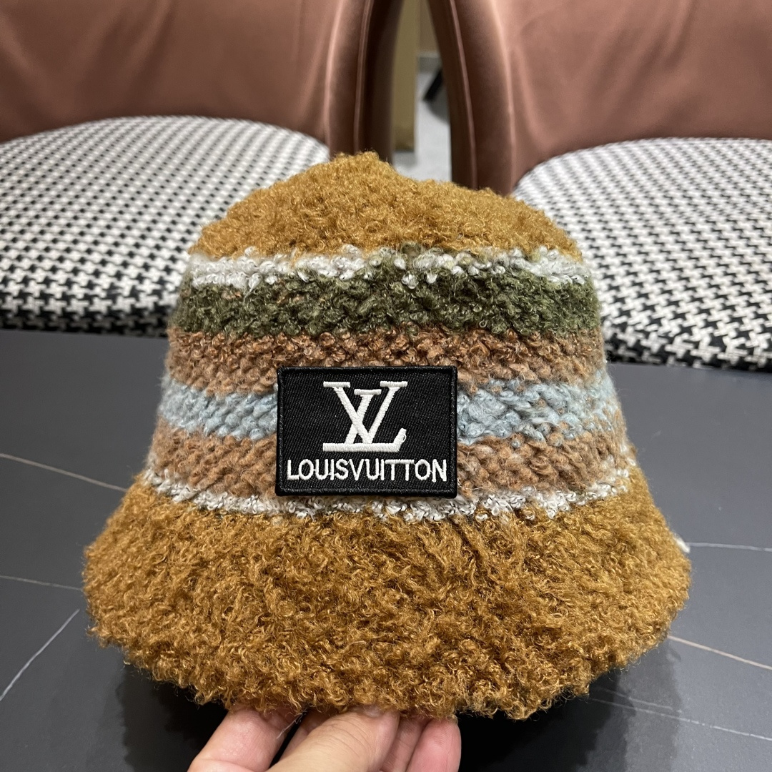 Lv路易威登 2025新款彩色条纹泰迪绒渔夫帽女秋冬季舒适休闲保暖护耳显脸小水桶帽