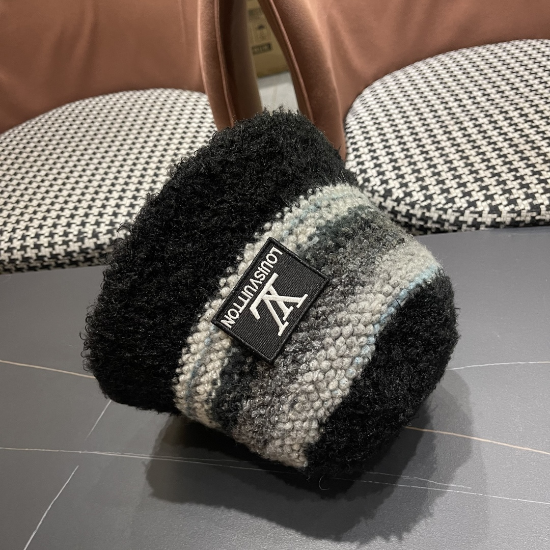 Lv路易威登 2025新款彩色条纹泰迪绒渔夫帽女秋冬季舒适休闲保暖护耳显脸小水桶帽