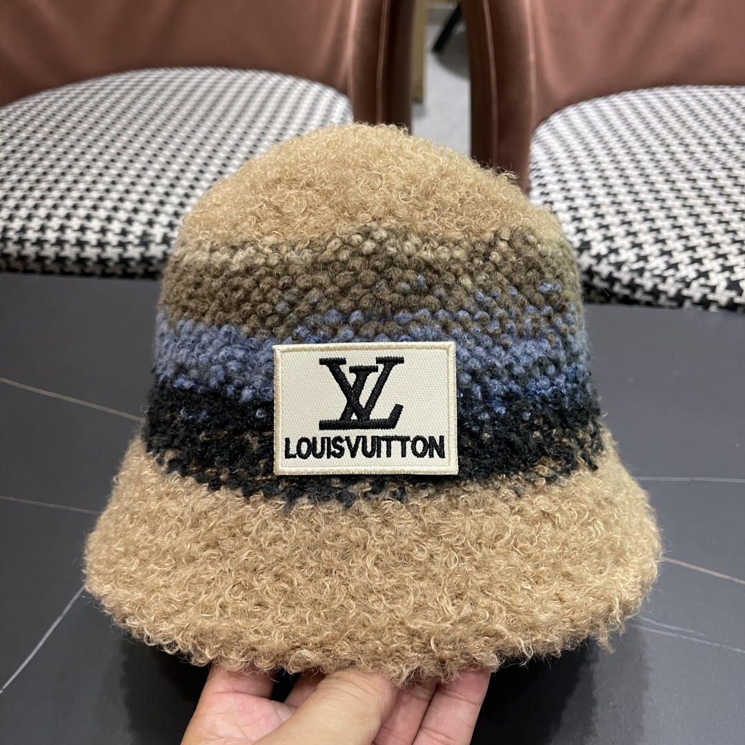 Lv路易威登 2025新款彩色条纹泰迪绒渔夫帽女秋冬季舒适休闲保暖护耳显脸小水桶帽