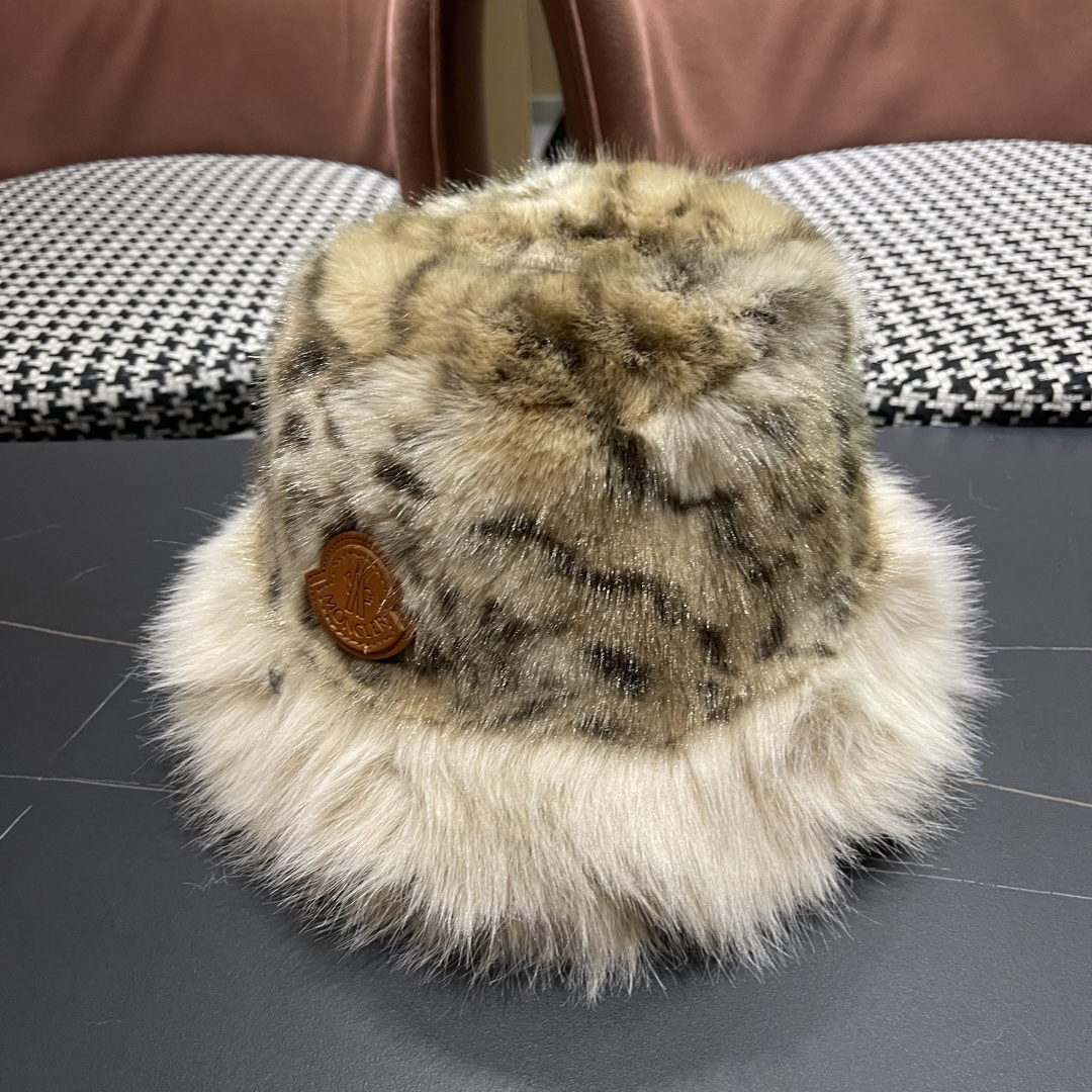 蒙囗MONCLER N 秋冬日系网红豹纹毛绒渔夫帽女保暖东北蒙古帽显脸小帽潮