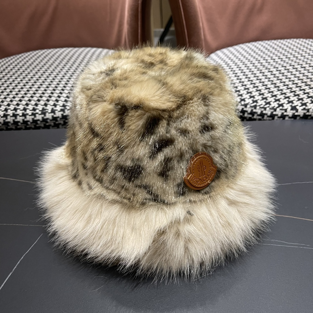 蒙囗MONCLER N 秋冬日系网红豹纹毛绒渔夫帽女保暖东北蒙古帽显脸小帽潮