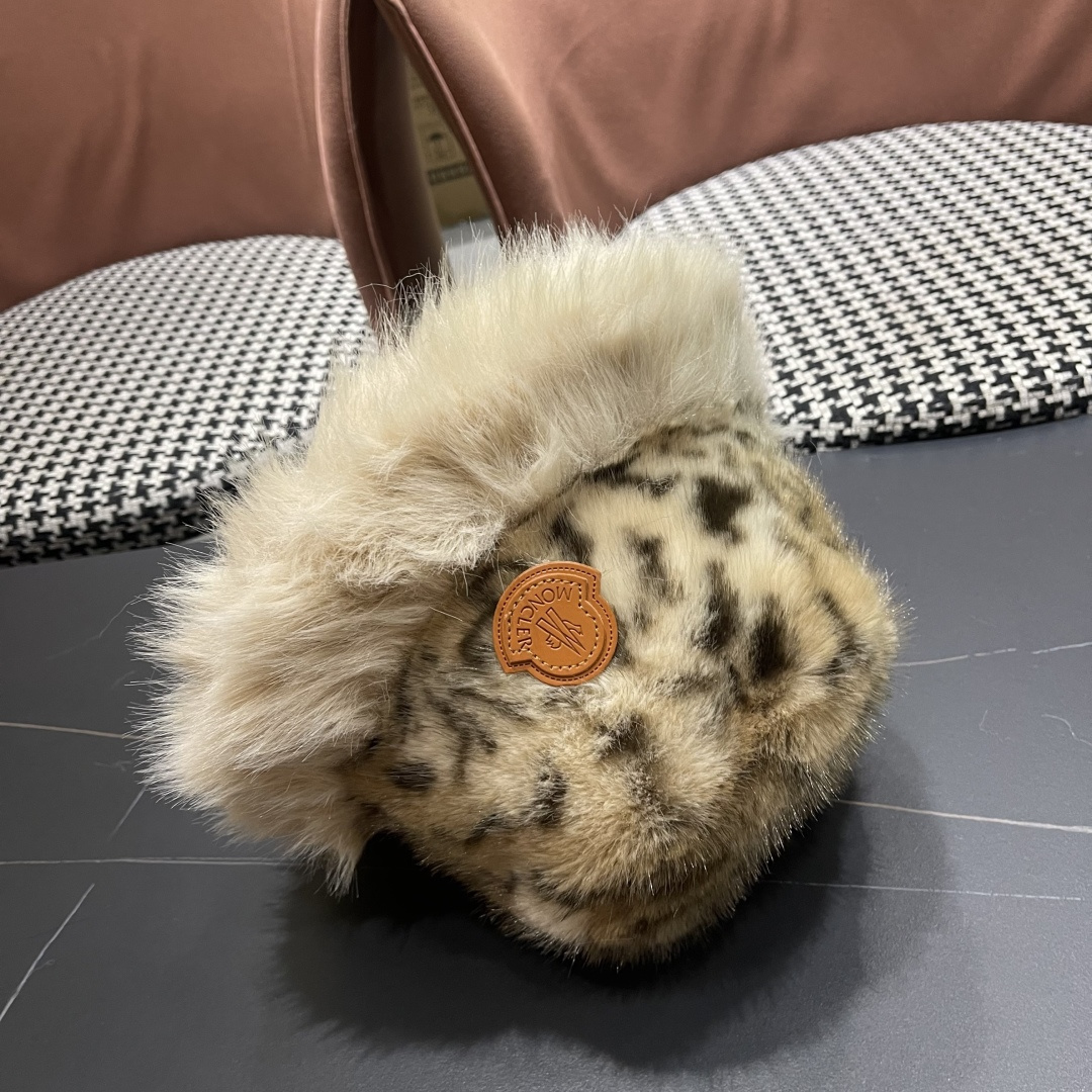 蒙囗MONCLER N 秋冬日系网红豹纹毛绒渔夫帽女保暖东北蒙古帽显脸小帽潮
