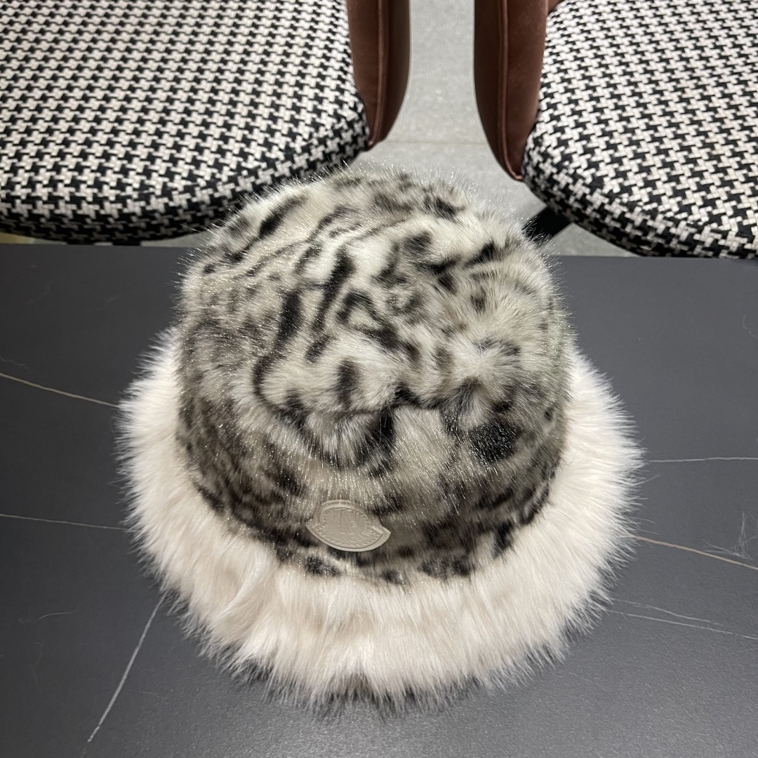 蒙囗MONCLER N 秋冬日系网红豹纹毛绒渔夫帽女保暖东北蒙古帽显脸小帽潮