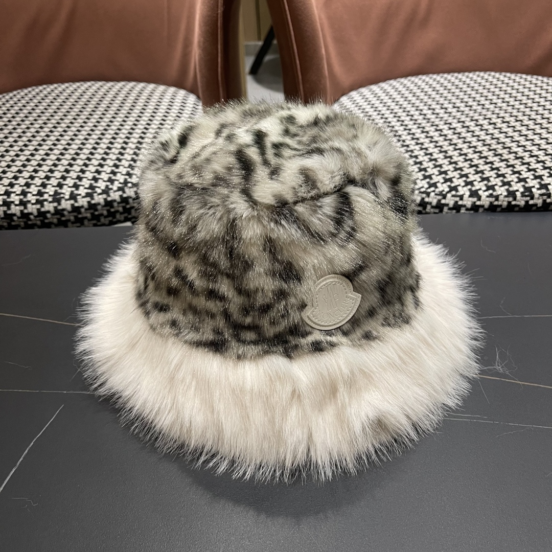 蒙囗MONCLER N 秋冬日系网红豹纹毛绒渔夫帽女保暖东北蒙古帽显脸小帽潮