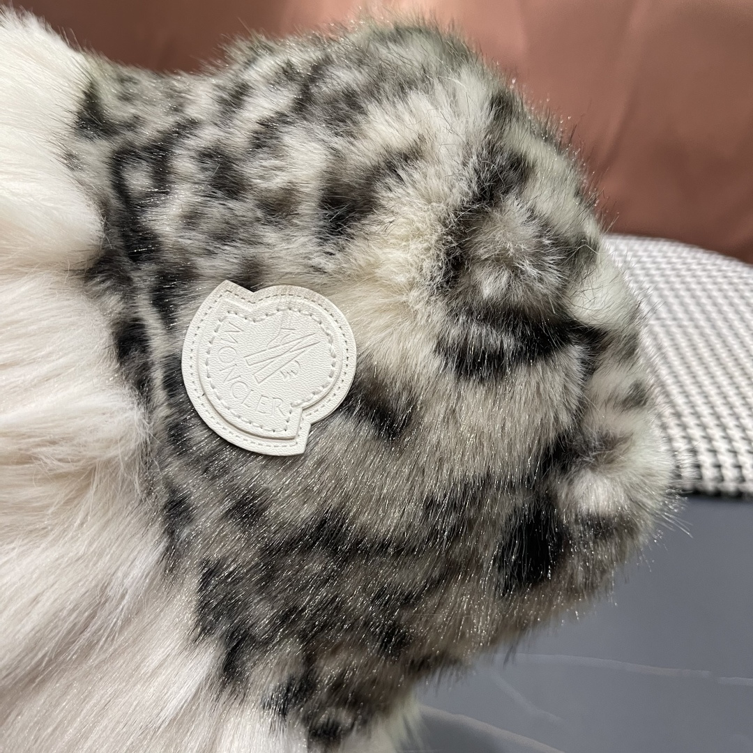 蒙囗MONCLER N 秋冬日系网红豹纹毛绒渔夫帽女保暖东北蒙古帽显脸小帽潮