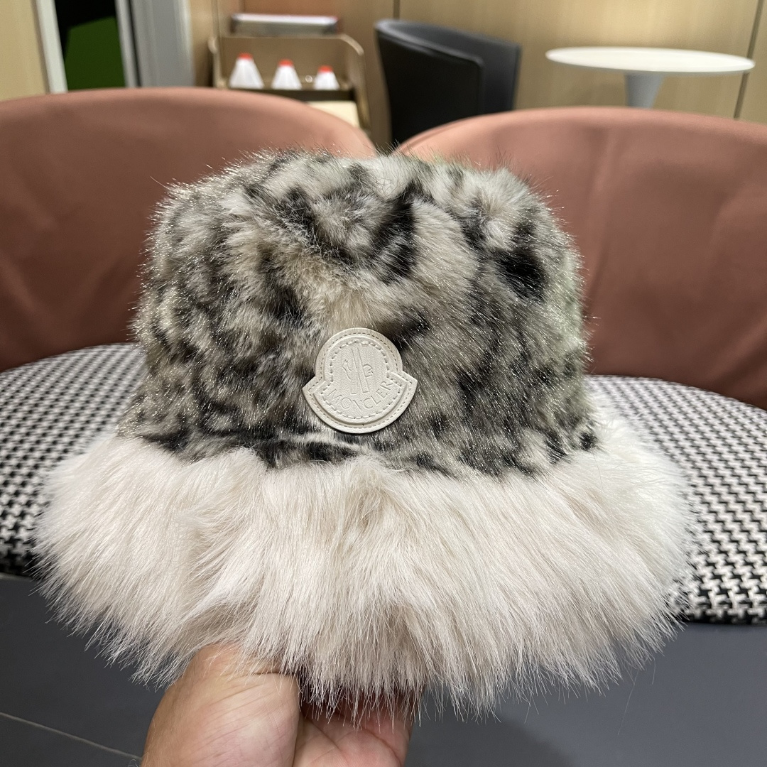 蒙囗MONCLER N 秋冬日系网红豹纹毛绒渔夫帽女保暖东北蒙古帽显脸小帽潮