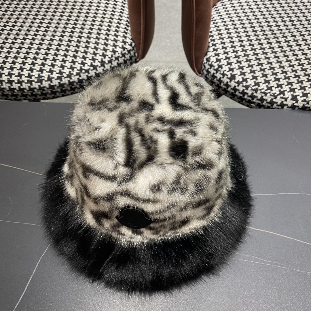 蒙囗MONCLER N 秋冬日系网红豹纹毛绒渔夫帽女保暖东北蒙古帽显脸小帽潮