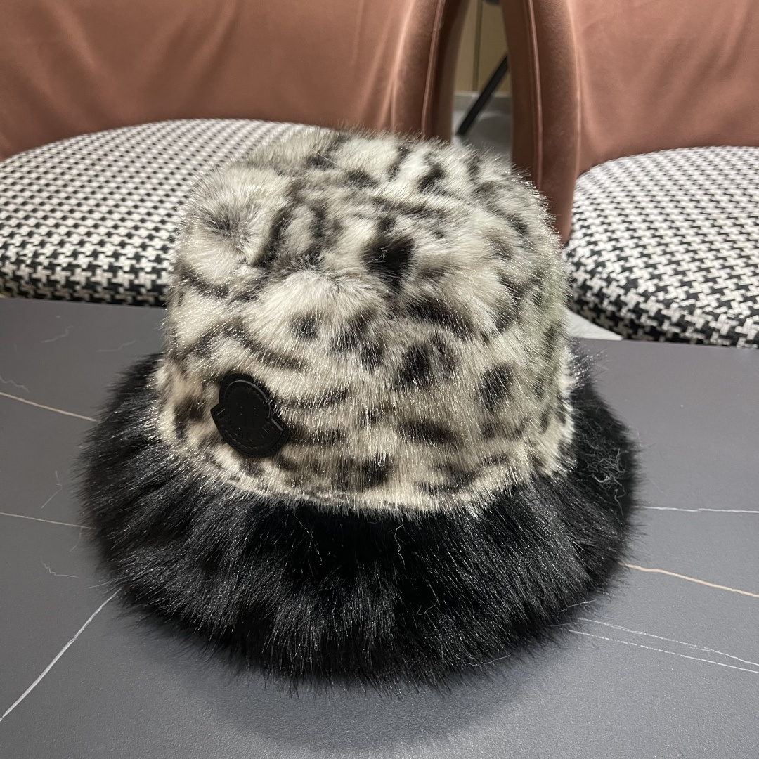 蒙囗MONCLER N 秋冬日系网红豹纹毛绒渔夫帽女保暖东北蒙古帽显脸小帽潮