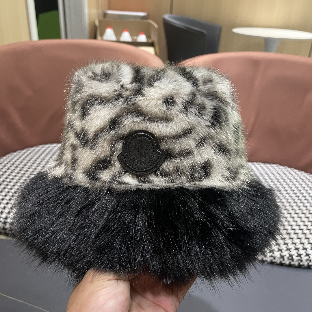 蒙囗MONCLER N 秋冬日系网红豹纹毛绒渔夫帽女保暖东北蒙古帽显脸小帽潮