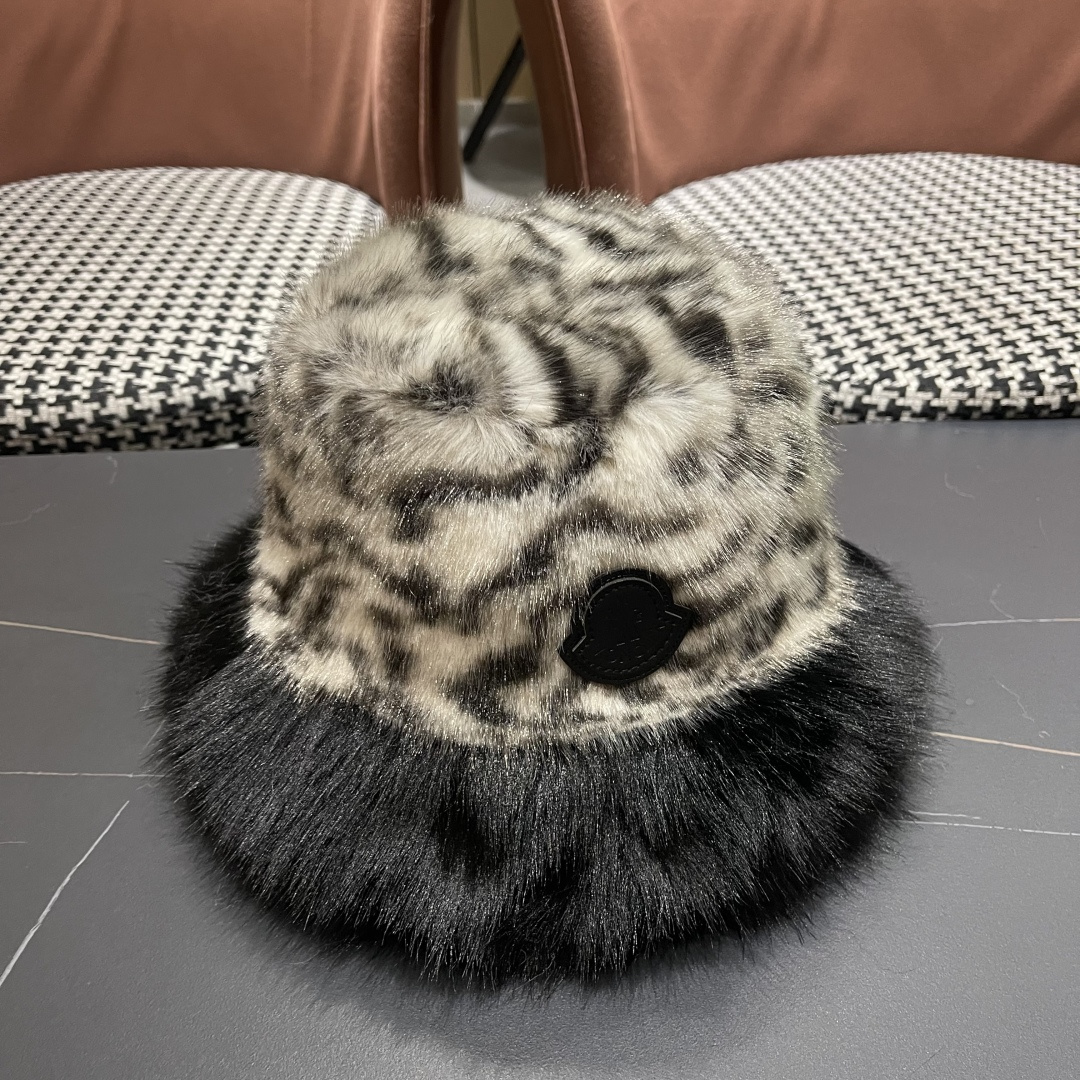 蒙囗MONCLER N 秋冬日系网红豹纹毛绒渔夫帽女保暖东北蒙古帽显脸小帽潮