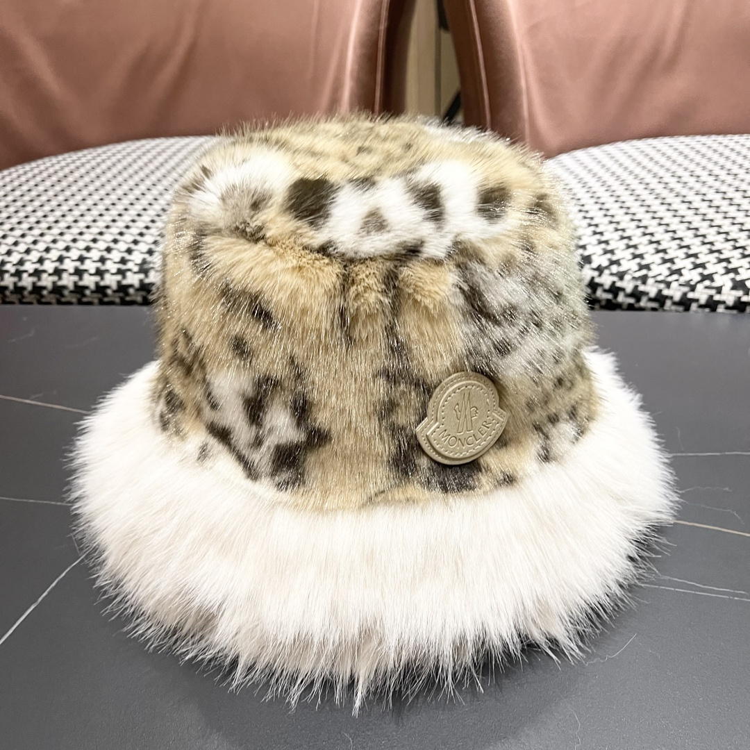 蒙囗MONCLER N 秋冬日系网红豹纹毛绒渔夫帽女保暖东北蒙古帽显脸小帽潮