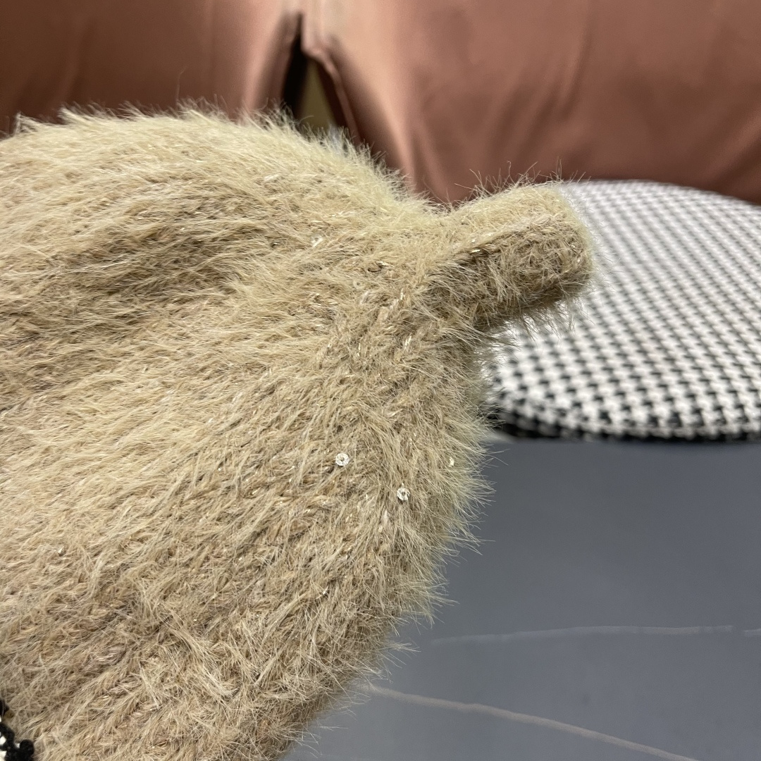 Celine赛琳可爱套头帽子女秋冬日系时尚针织帽保暖护耳毛线帽2025新款