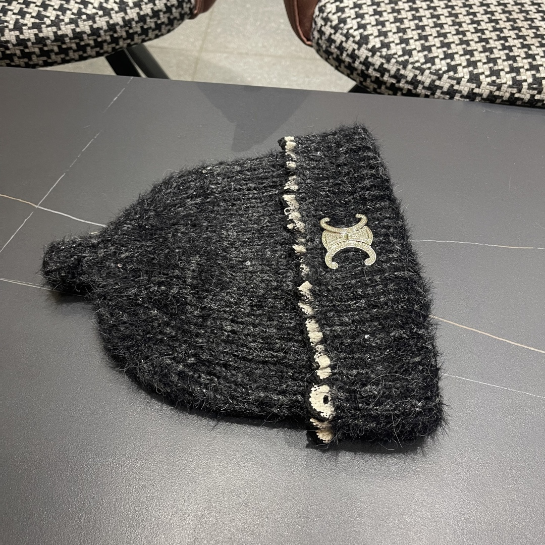 Celine赛琳可爱套头帽子女秋冬日系时尚针织帽保暖护耳毛线帽2025新款