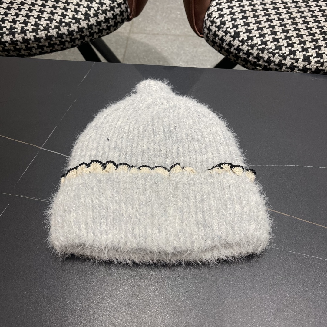 Celine赛琳可爱套头帽子女秋冬日系时尚针织帽保暖护耳毛线帽2025新款