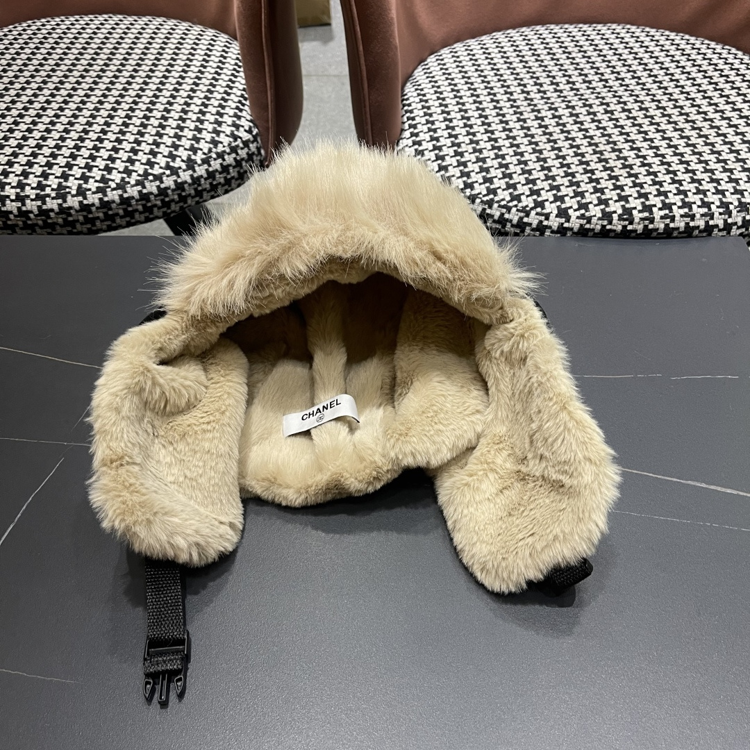 香奈儿Chanel 2025秋冬季雷锋帽加绒加厚护耳帽子防寒东北滑雪帽