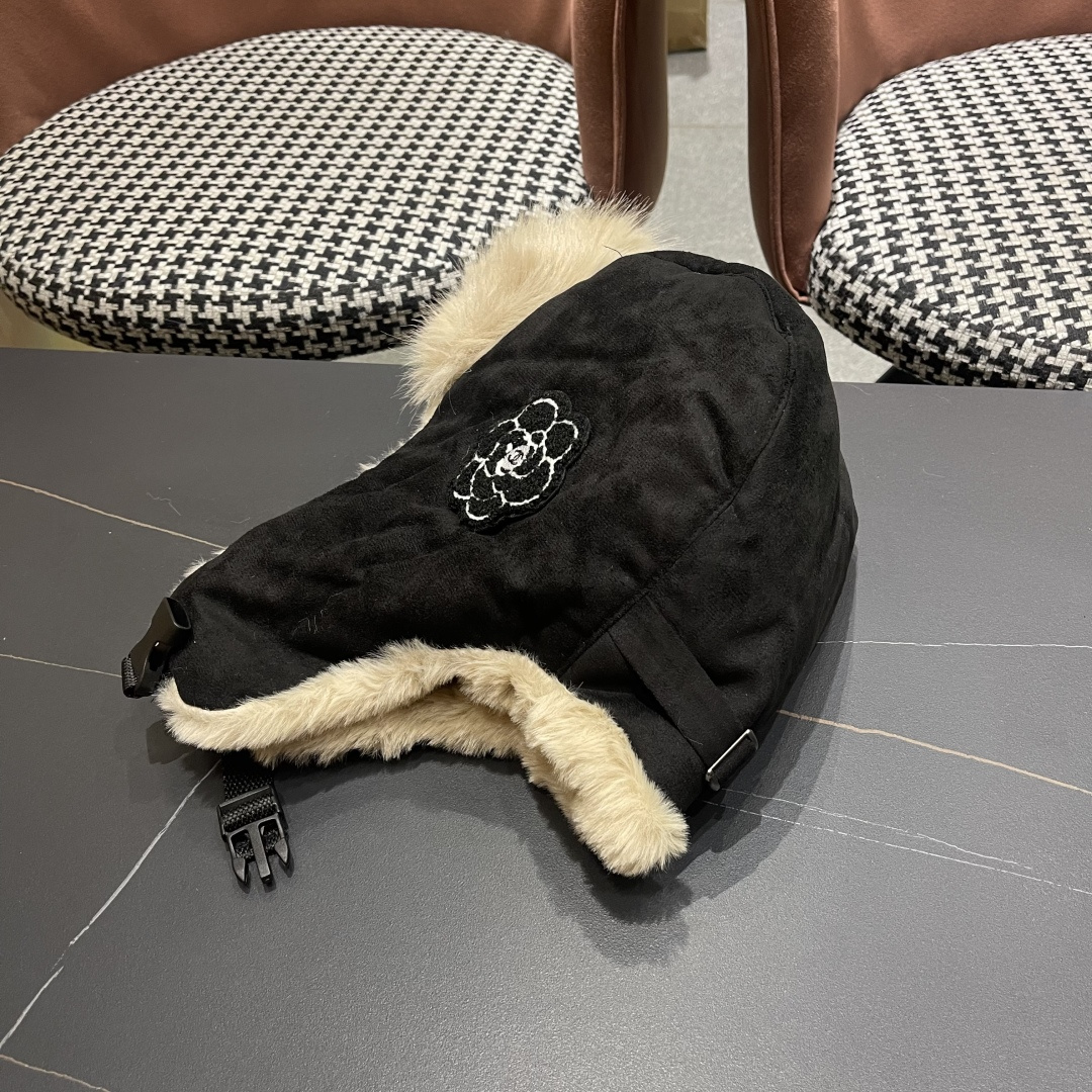 香奈儿Chanel 2025秋冬季雷锋帽加绒加厚护耳帽子防寒东北滑雪帽