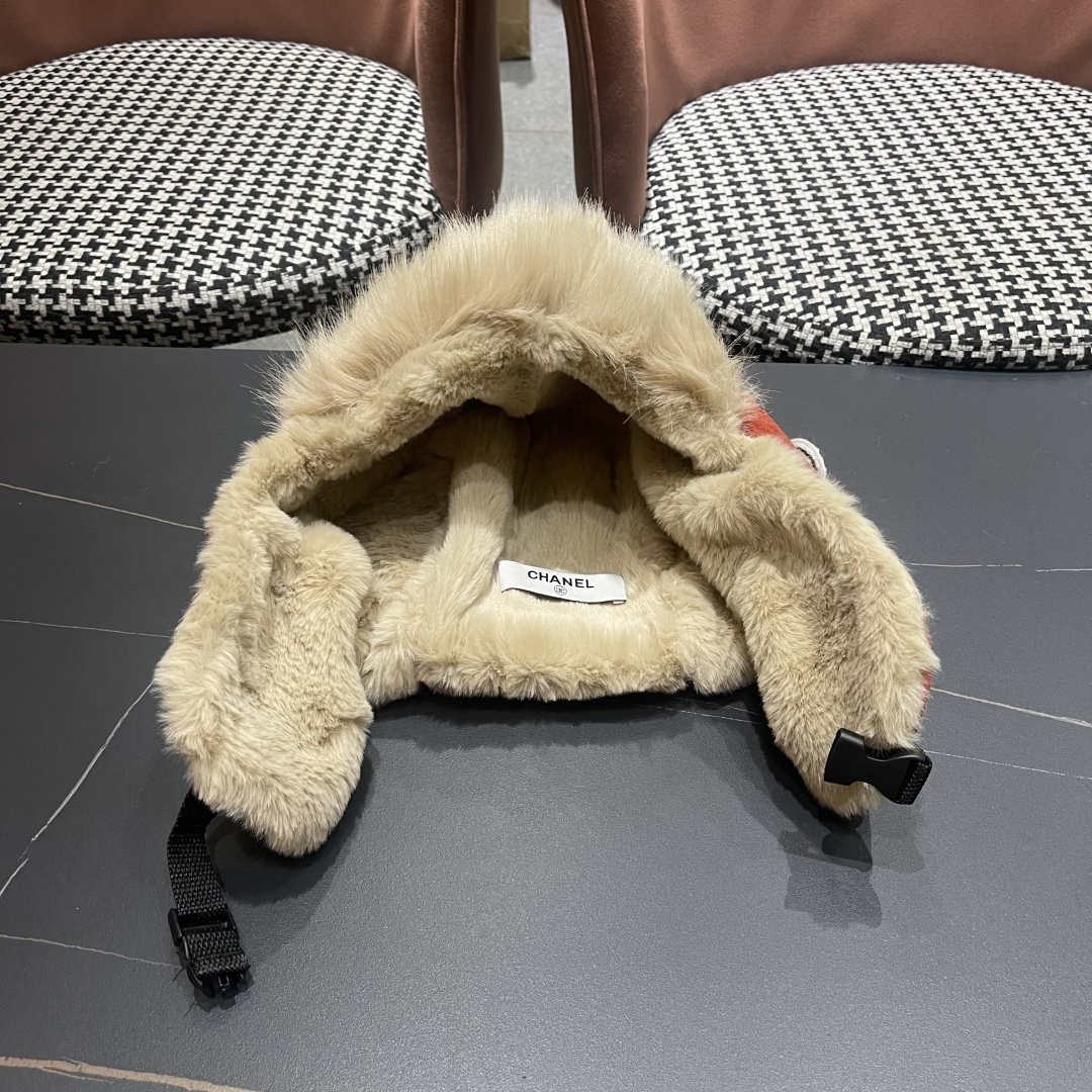 香奈儿Chanel 2025秋冬季雷锋帽加绒加厚护耳帽子防寒东北滑雪帽