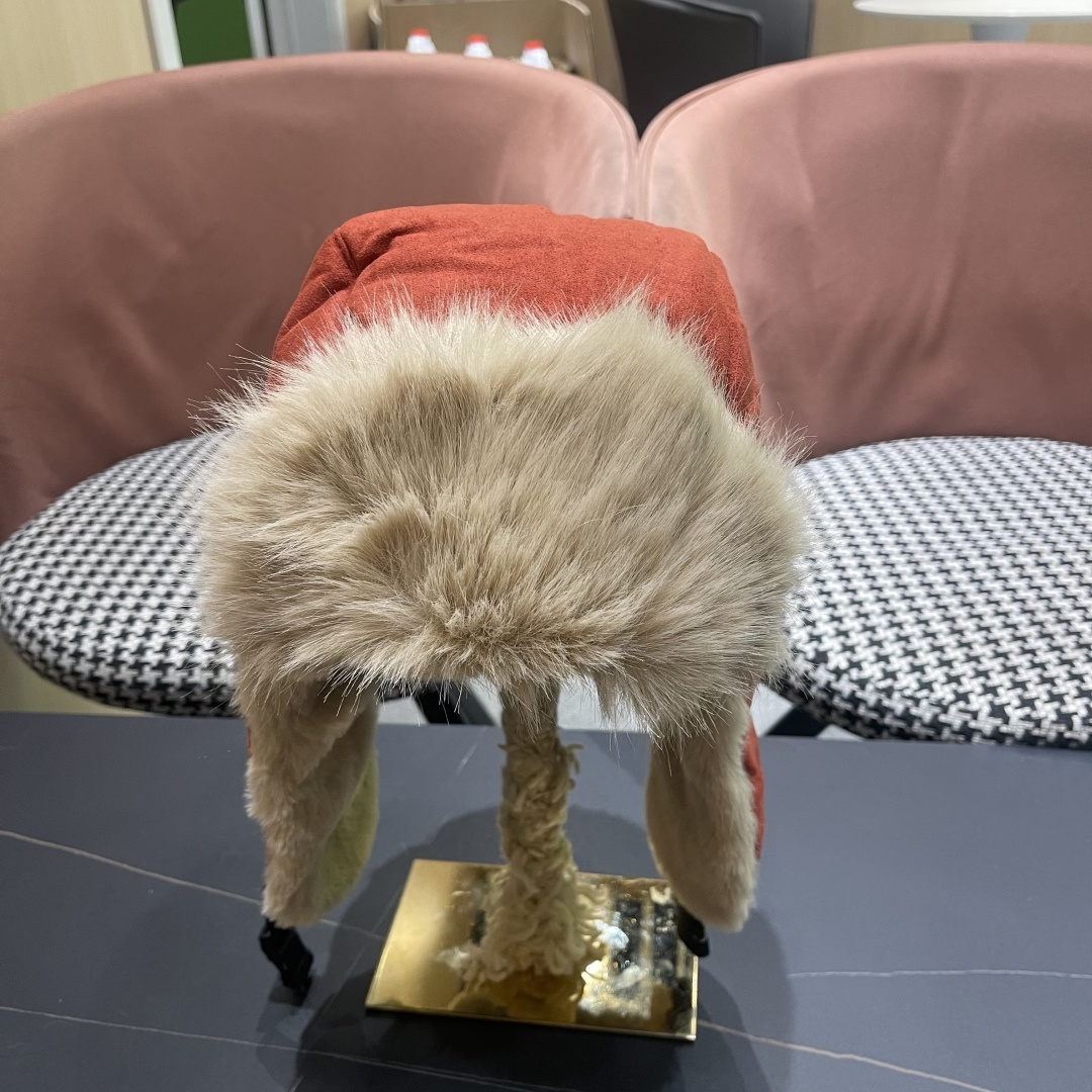 香奈儿Chanel 2025秋冬季雷锋帽加绒加厚护耳帽子防寒东北滑雪帽