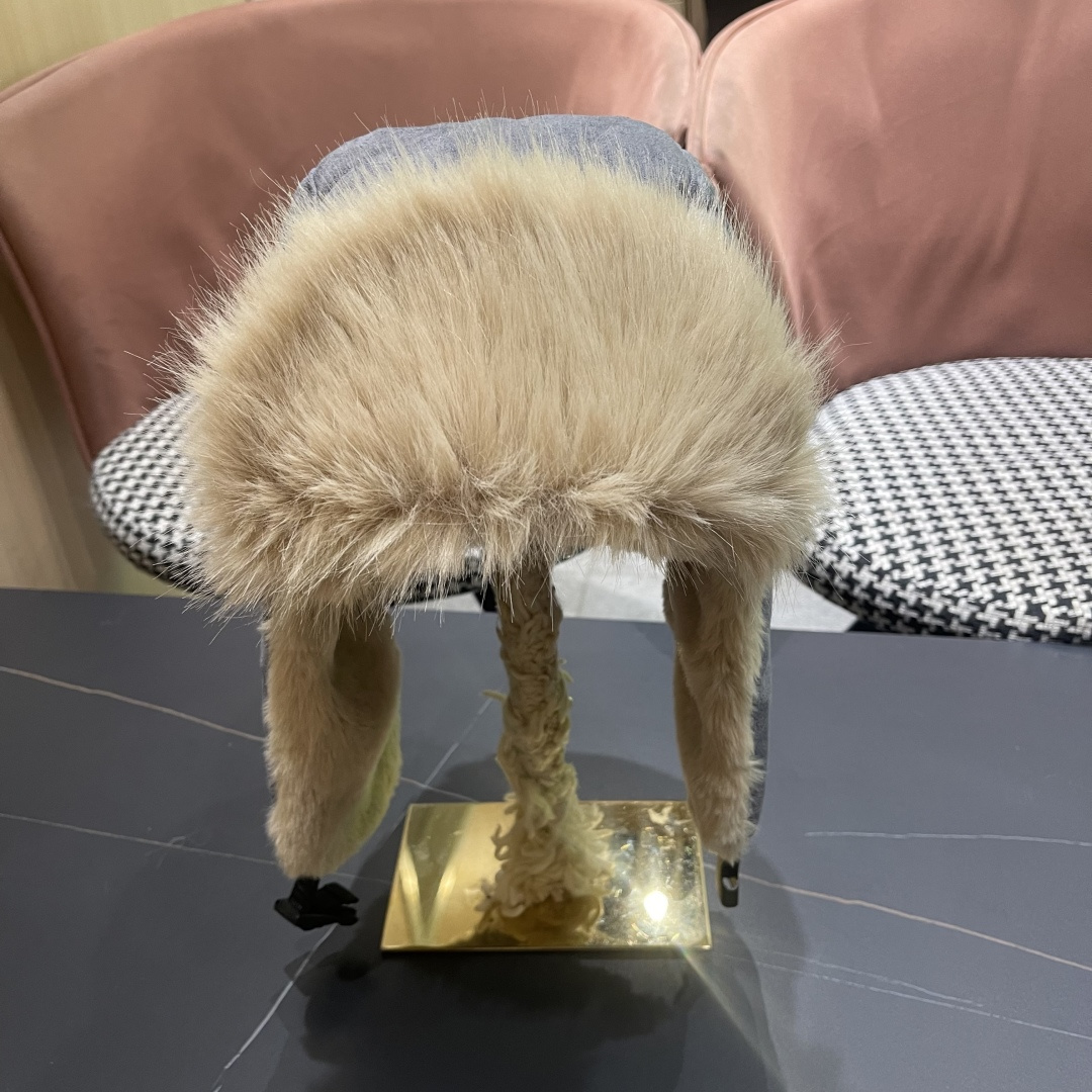 香奈儿Chanel 2025秋冬季雷锋帽加绒加厚护耳帽子防寒东北滑雪帽