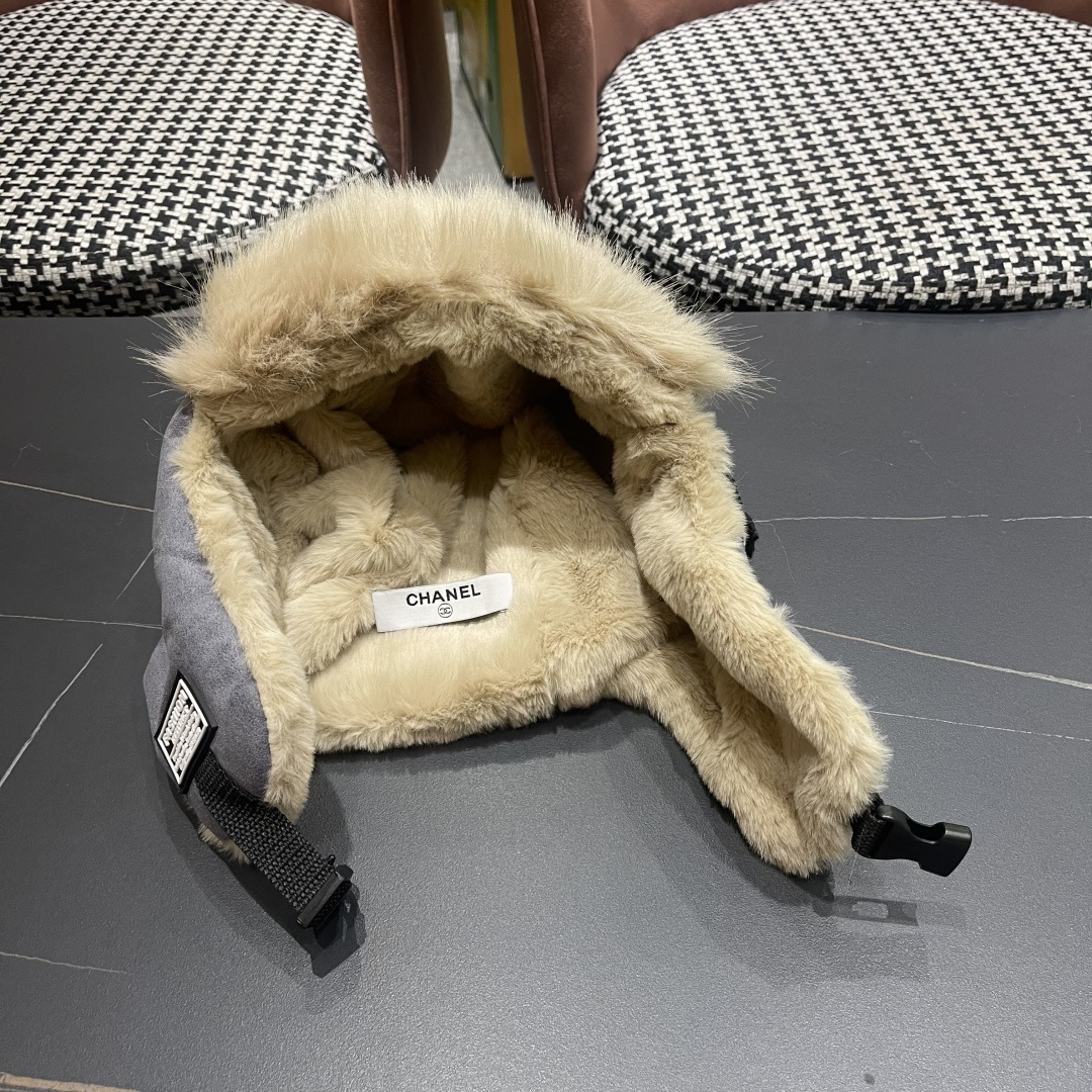 香奈儿Chanel 2025秋冬季雷锋帽加绒加厚护耳帽子防寒东北滑雪帽