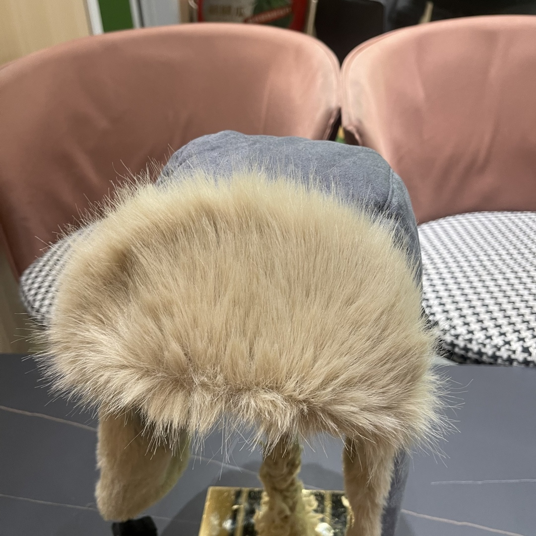 香奈儿Chanel 2025秋冬季雷锋帽加绒加厚护耳帽子防寒东北滑雪帽