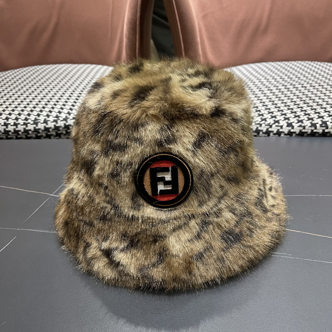 芬迪fendl2025新款豹纹保暖毛绒盆帽网红秋冬渔夫帽加厚加绒小众女款复古百搭毛