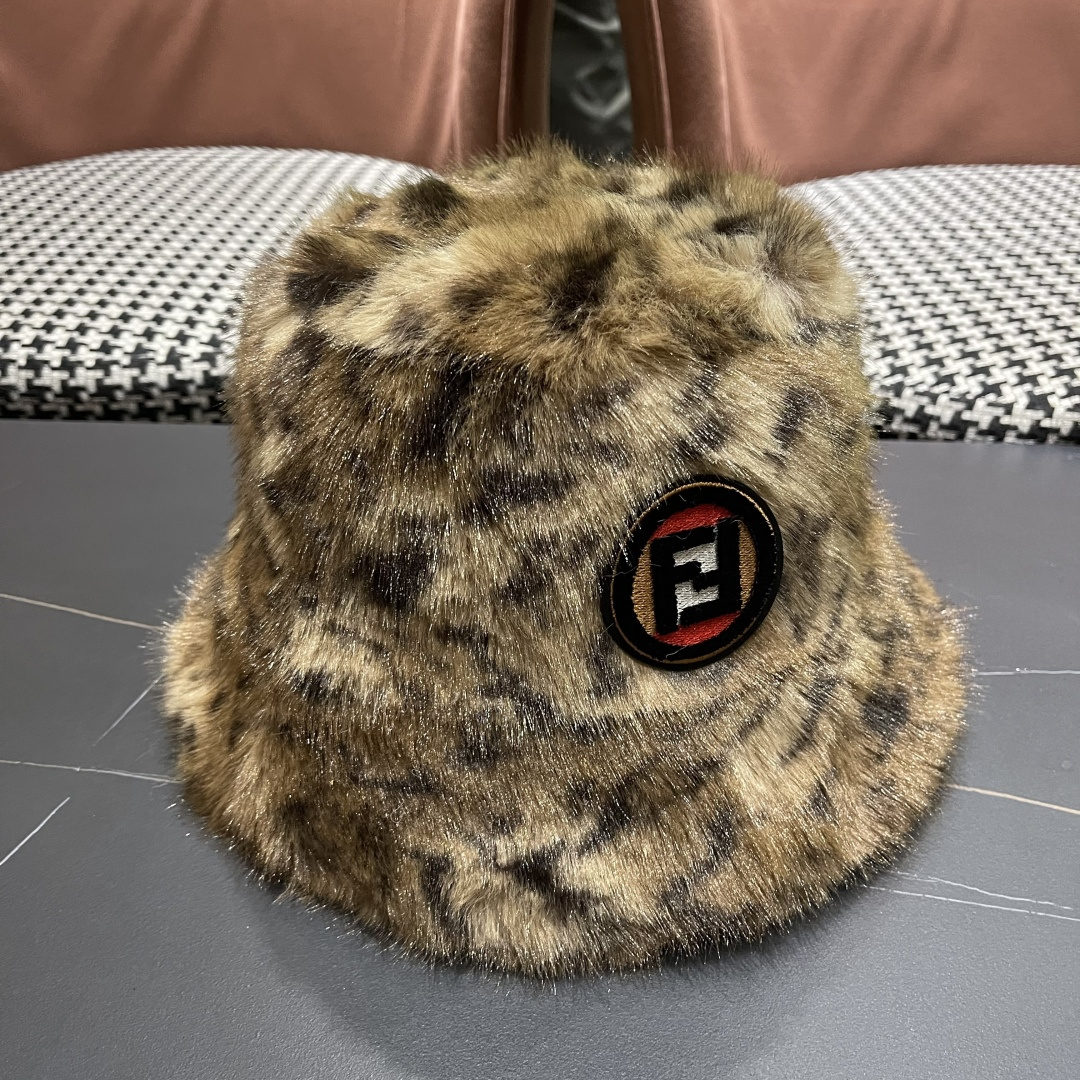 芬迪fendl2025新款豹纹保暖毛绒盆帽网红秋冬渔夫帽加厚加绒小众女款复古百搭毛