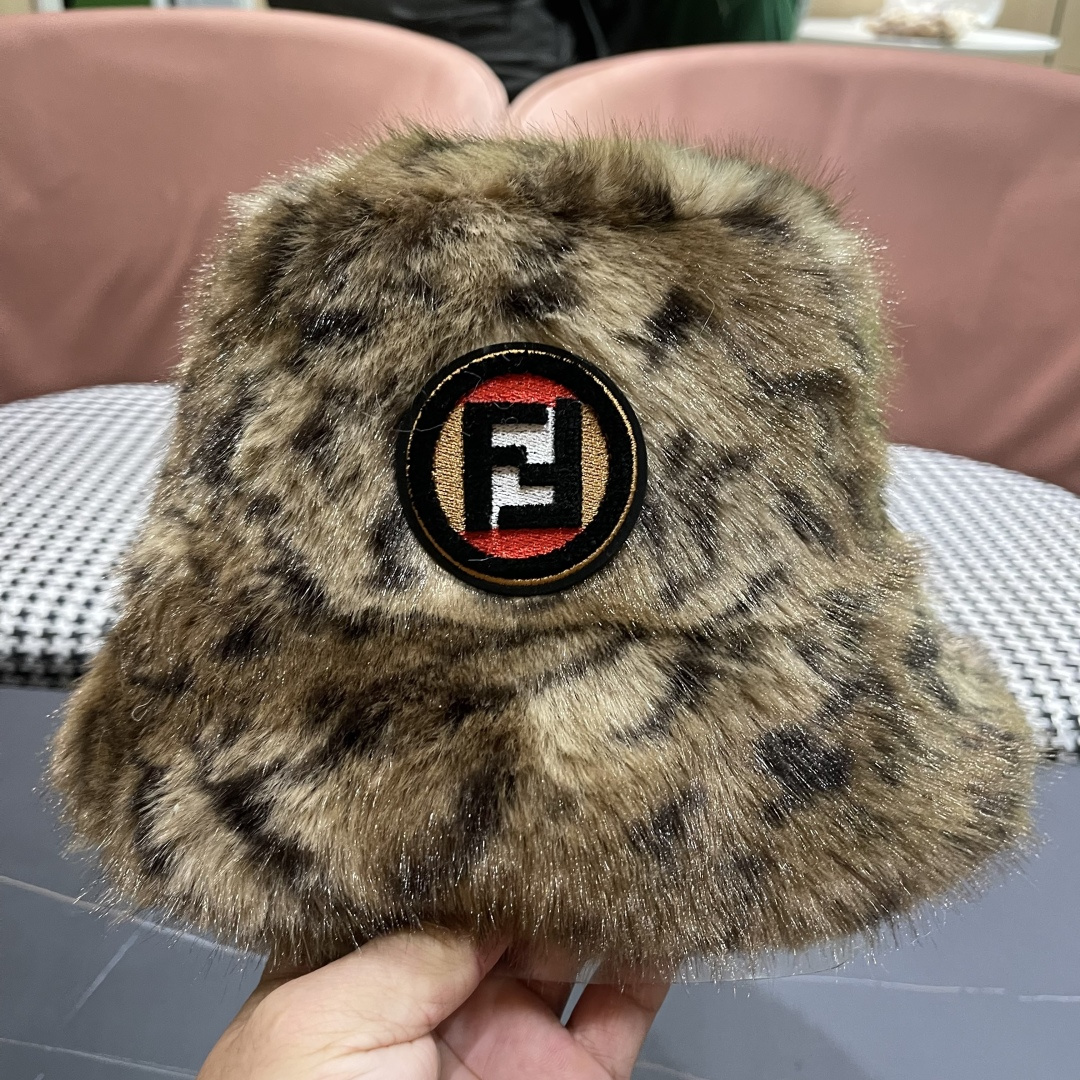 芬迪fendl2025新款豹纹保暖毛绒盆帽网红秋冬渔夫帽加厚加绒小众女款复古百搭毛