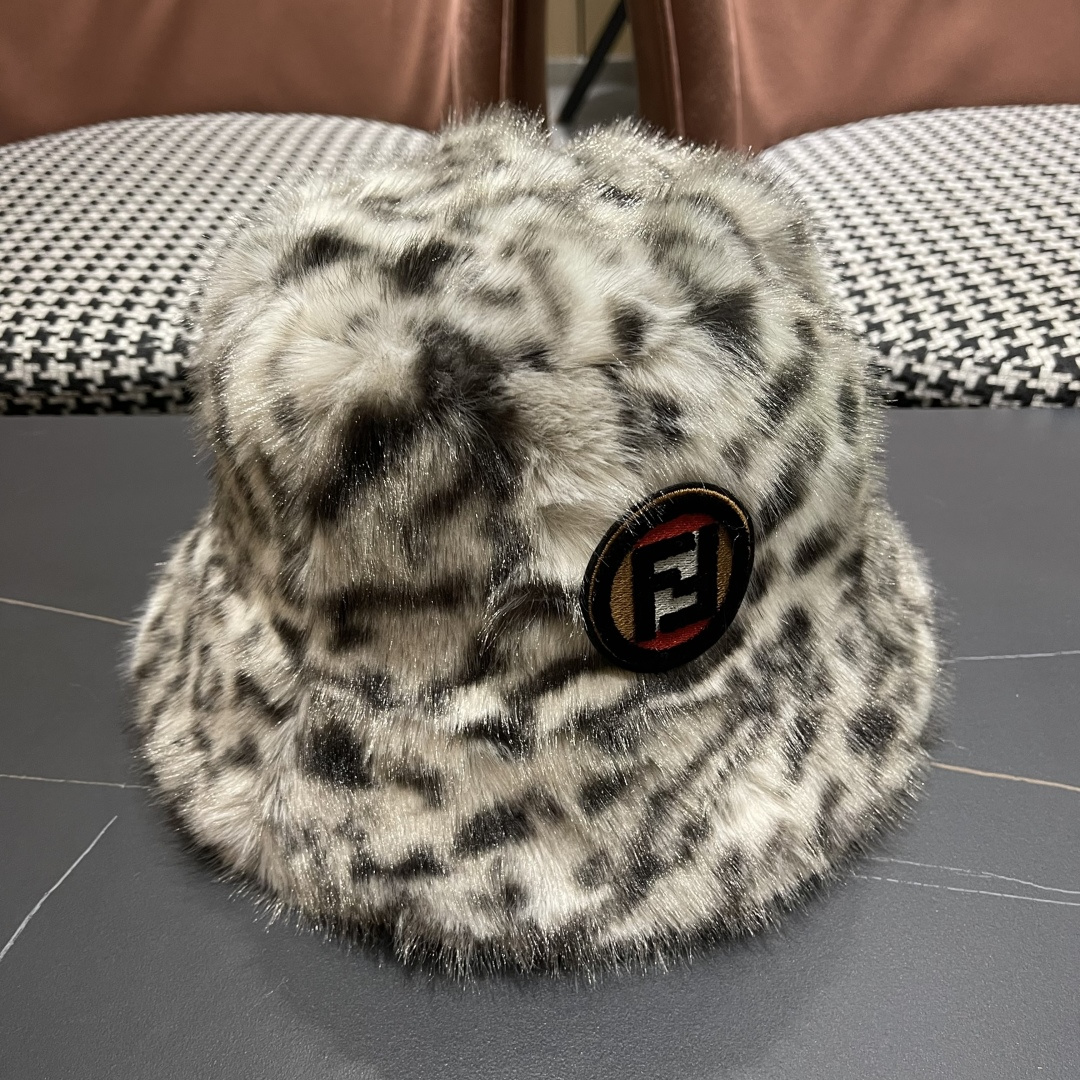 芬迪fendl2025新款豹纹保暖毛绒盆帽网红秋冬渔夫帽加厚加绒小众女款复古百搭毛