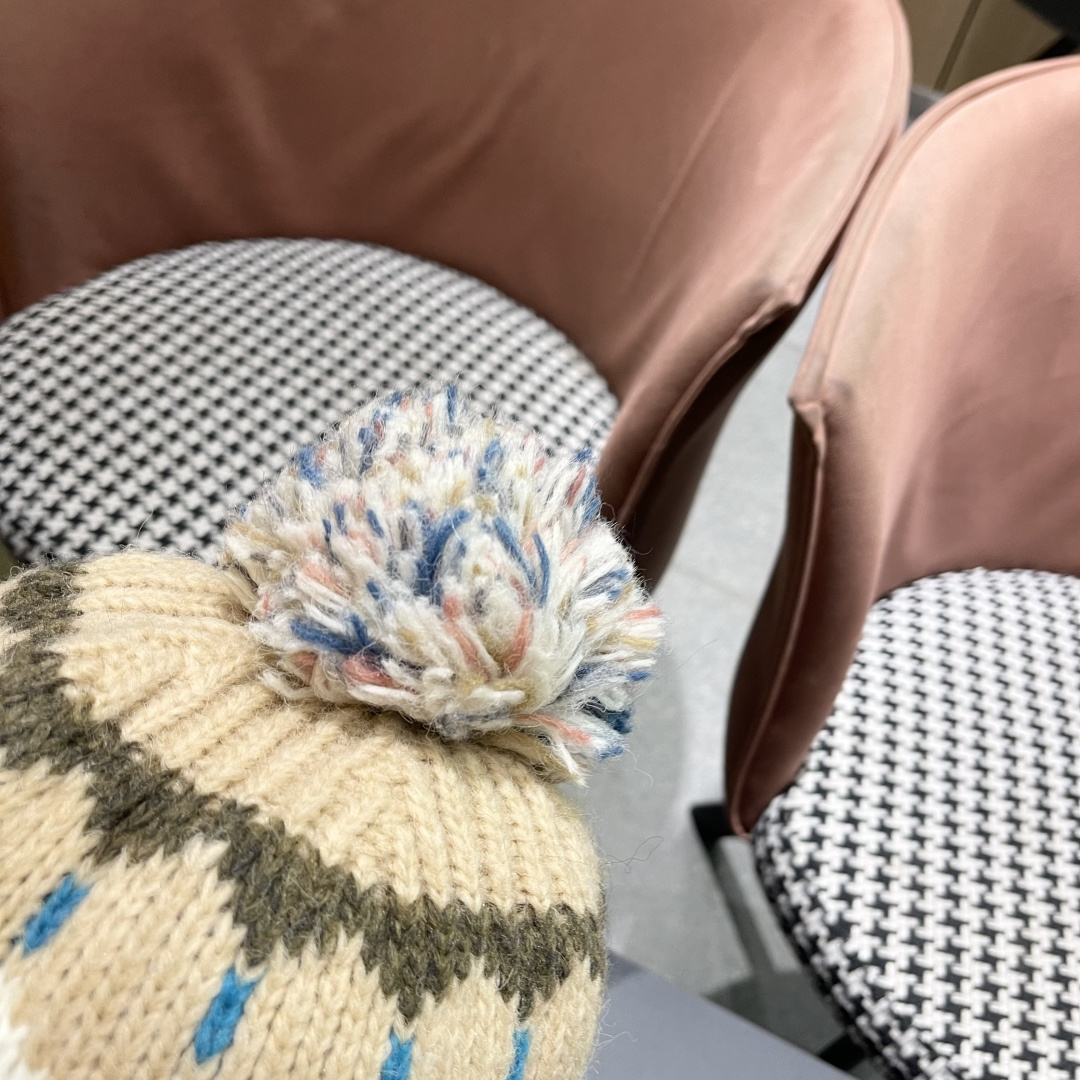 蒙口MONCLER 帽子女秋冬保暖提花辫子针织帽冬骑行韩版雷锋帽羊羔绒帽边毛线帽