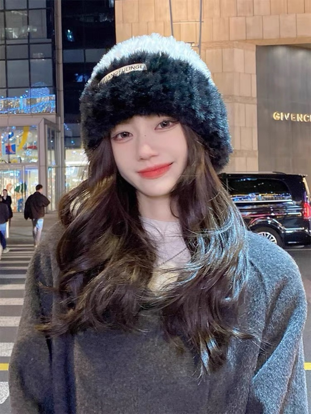 NO:580320,Prada Prada 2025 plush ear protection warm hat for women autumn and winter thickened windproof hat fisherman hat baseball cap knitted hat, hat, prada, prada, espadrilles, hats19860909Prada普拉达 2025毛绒绒护耳保暖帽女秋冬加厚防风帽子渔夫帽棒球帽针织帽,帽子,prada,prada,espadrilles,hats,hat