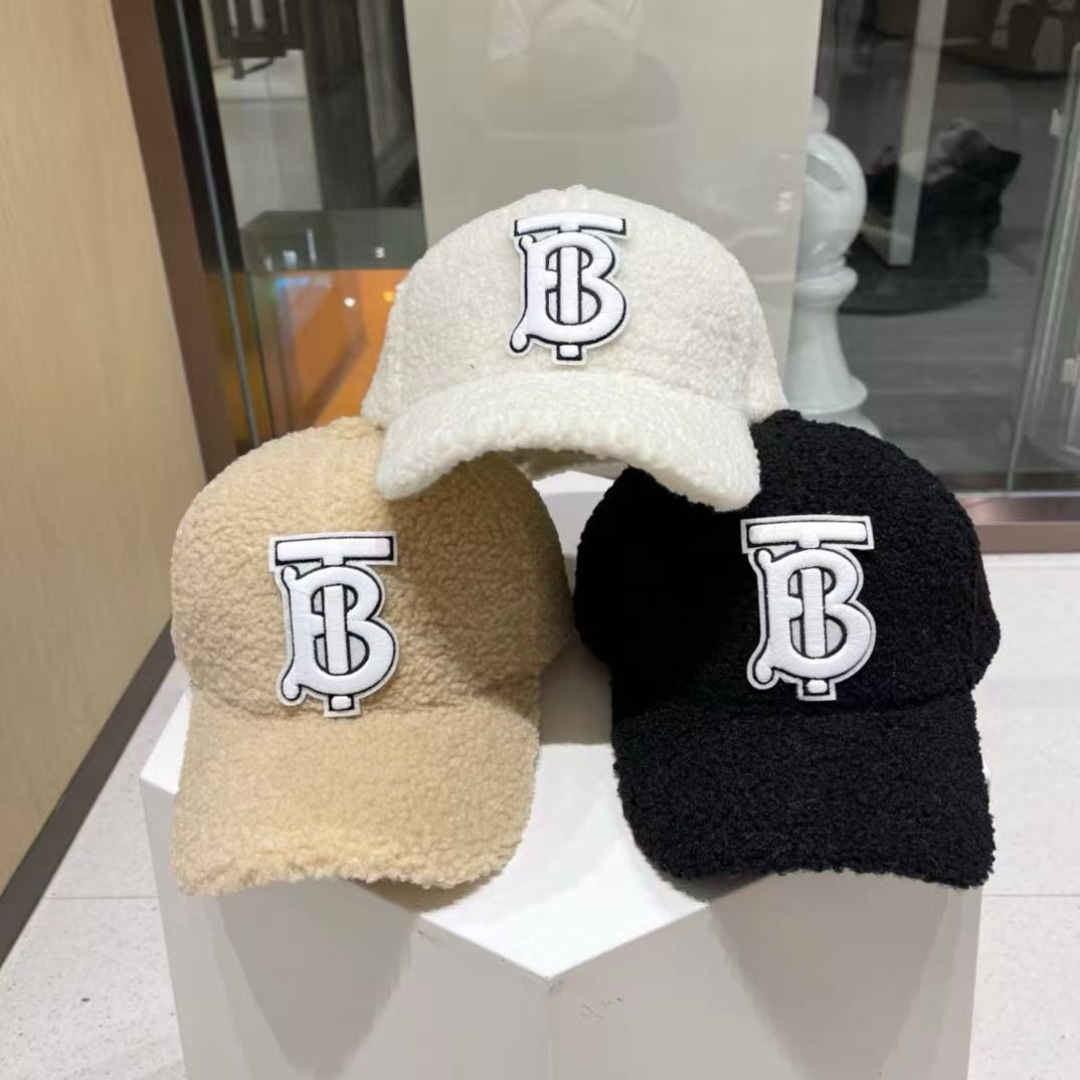 🧢Burberry 巴宝莉🧢 秋冬保暖可爱羊羔毛棒球帽棒帽～颜值担当#