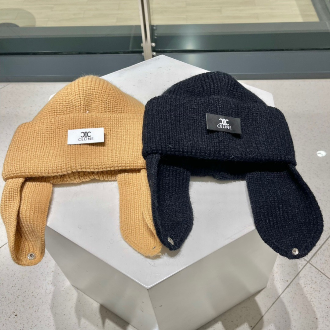 NO:580623,Celine beanie!  My little sister’s favorite in winter~it looks great with any outfit!  This one is both age-reducing and cute~ There are many colors, so you can match it with anything you want~ The fur ball is paired with a fox fur ball!  The hair ball is very soft and shiny!  Get it now ~ hats, bucket hats, baseball caps, knitted hats, hats, celine, espadrilles, hats19860909赛琳毛线帽！小姐姐的冬日最爱～随便搭配什么衣服都好看！又减龄又显可爱的一款～颜色很多,随心百搭～毛球配的是狐狸毛球！毛球非常柔软,有光泽！快快入手～帽子渔夫帽棒球帽针织帽,帽子,celine,espadrilles,hats,hat