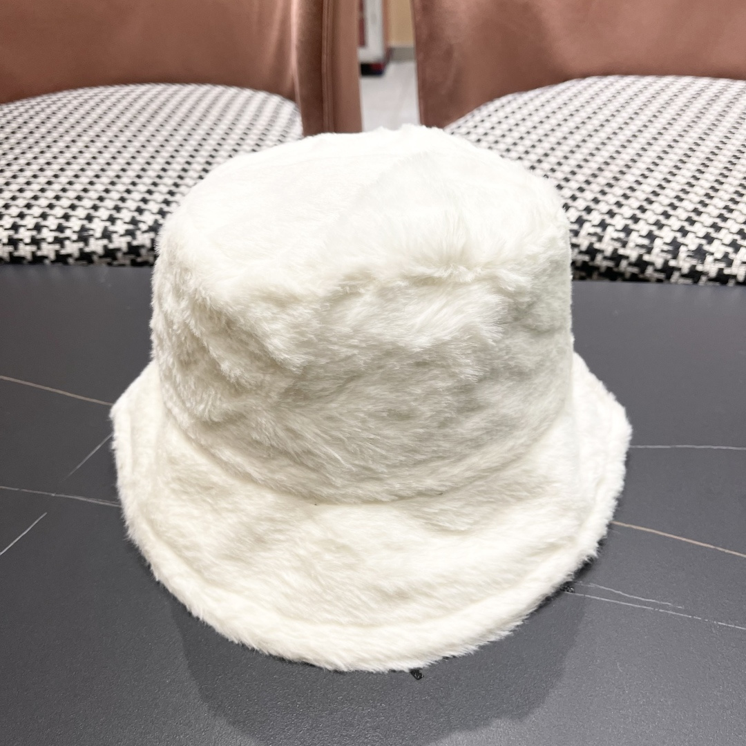 【CELINE赛琳】新款秋冬毛绒绒小桶帽渔夫帽，出街单品