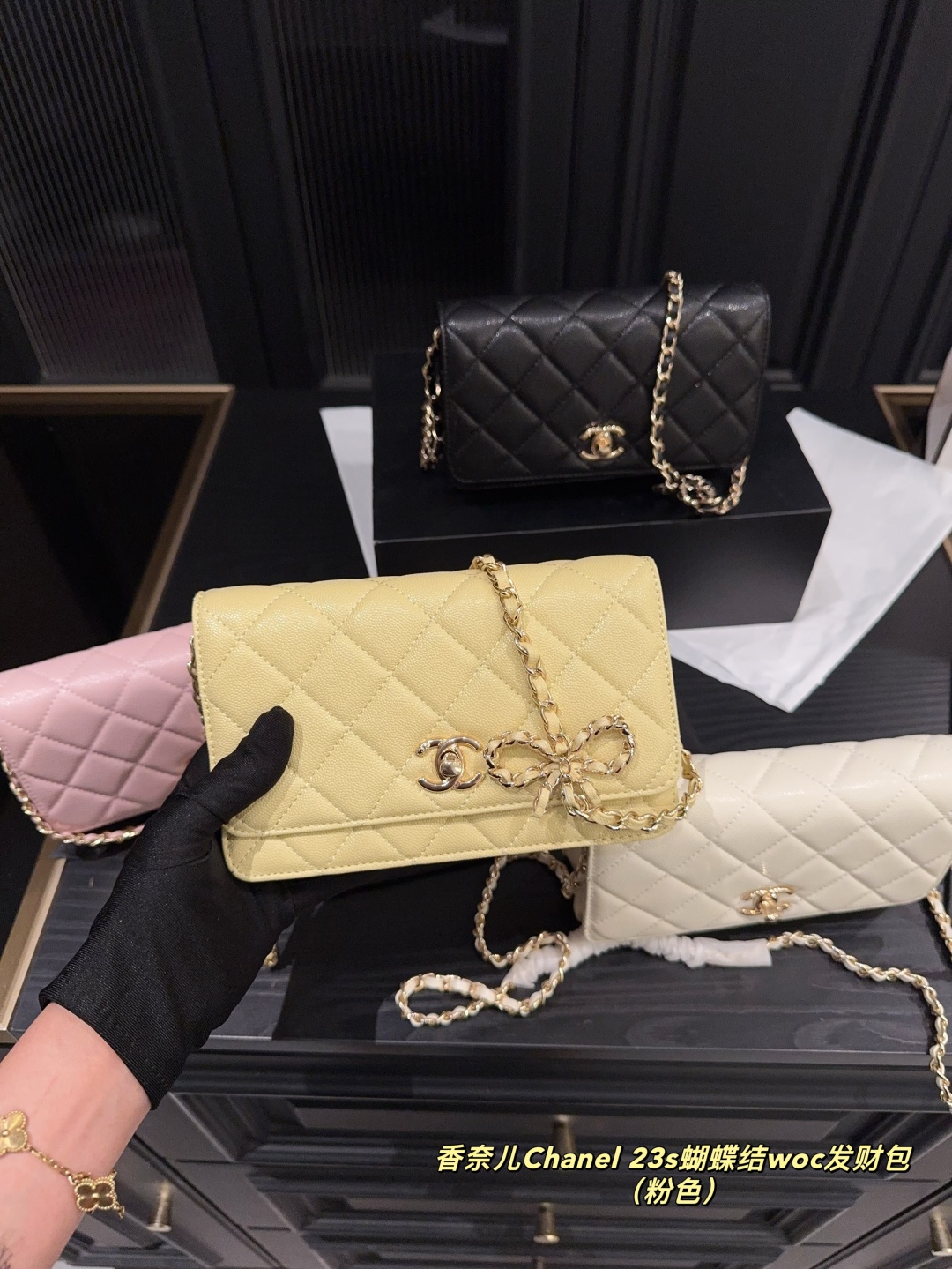 Elegante Bolso WOC Chanel 23s con Lazo, Diseño Exclusivo y Sofisticado (19x11 cm) 4 cmp i1748401941975 2978 0 2