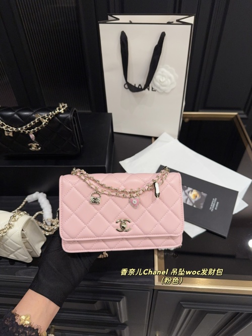 Chanel WOC Wallet On Chain Lambskin with Heart Charms, 19 x 11 cm 1 Chanel WOC Wallet On Chain Lambskin with Heart Charms, 19 x 11 cm