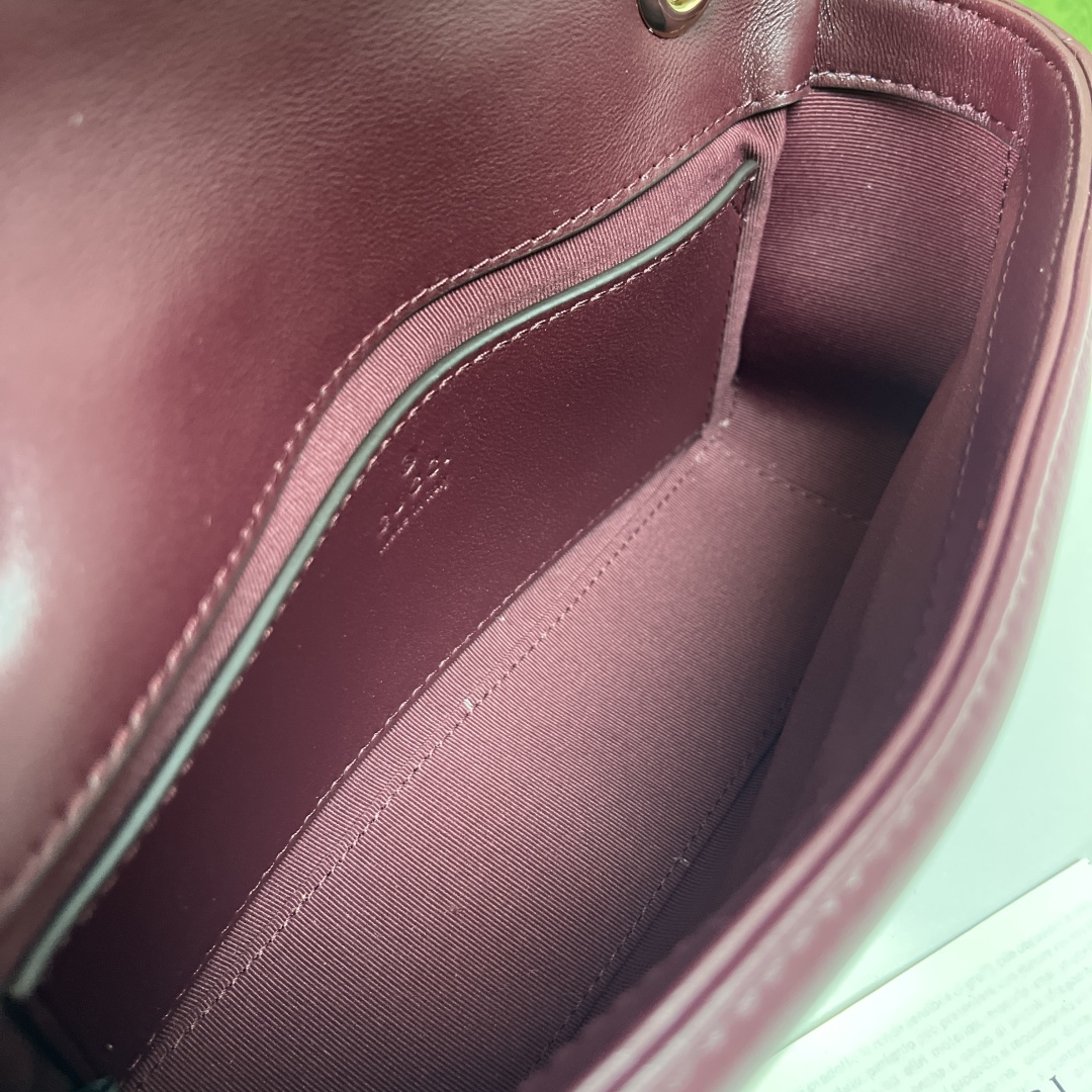 Gucci Marmont Shoulder Bag in Red Leather, W22xH12.5xD6cm 9 cmp i1747160756853 1916 0 7